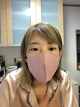 Snapshot of usako_2025 chatting on 07-18-26, 02:10 usako 2025 online show from 07-18-26, 02:10