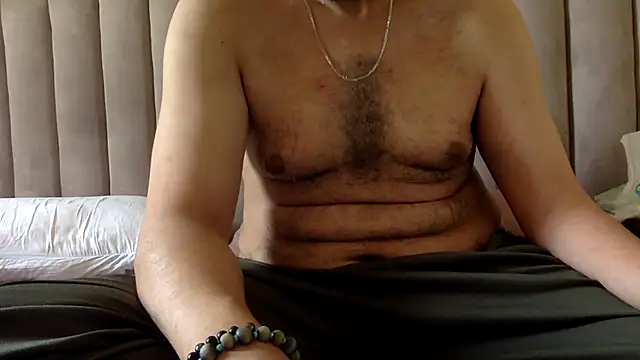 CaiBull online show from 06-10-26, 01:32