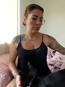 Snapshot of xjuanaxmaldadxxx chatting on 11-25-25, 11:10 xjuanaxmaldadxxx online show from 11-25-25, 11:10