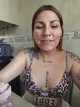 Snapshot of xjuanaxmaldadxxx chatting on 06-06-26, 06:23 xjuanaxmaldadxxx online show from 06-06-26, 06:23