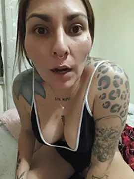 Snapshot of xjuanaxmaldadxxx chatting on 06-27-26, 05:56 xjuanaxmaldadxxx online show from 06-27-26, 05:56