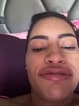 AmberMoss1 online show from 04-12-26, 05:18