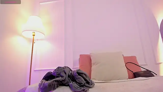 angelica cross  online show from 10-26-25, 12:22