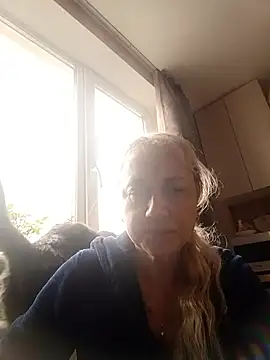 KissMiSveet online show from 11-17-25, 10:21