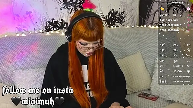 mia  yui online show from 06-07-26, 10:35