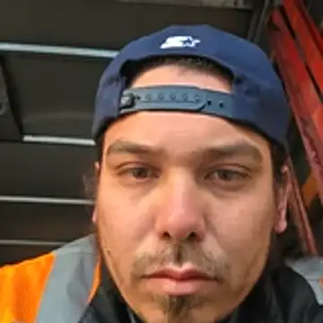 luis97fer online show from 04-16-26, 01:45