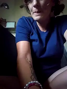 Snapshot of adrielleigh chatting on 09-26-25, 05:39 adrielleigh online show from 09-26-25, 05:39