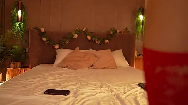 AdoraCortes online show from 10-25-25, 05:04