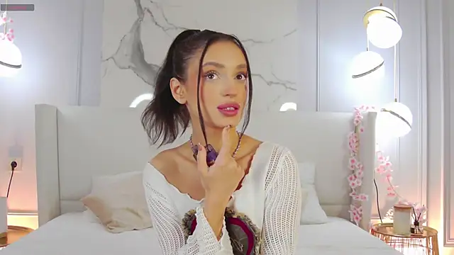 AdoraCortes online show from 11-05-25, 05:07