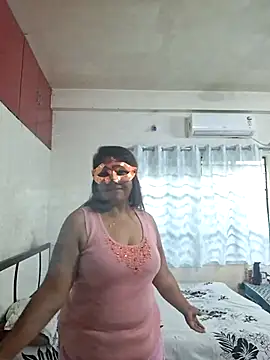 Snapshot of SIMIHOT chatting on 10-08-25, 09:51 SIMIHOT online show from 10-08-25, 09:51