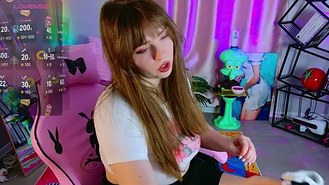 Snapshot of Moon__Bunny chatting on 05-08-26, 01:38 Moon Bunny online show from 05-08-26, 01:38