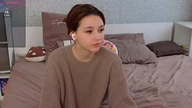 Snapshot of MiaSkyKiss chatting on 05-28-26, 01:19 MiaSkyKiss online show from 05-28-26, 01:19