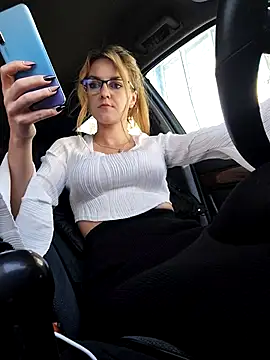 YOOUR EVAA online show from 11-29-25, 07:33