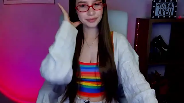LuxMaya online show from 05-18-26, 06:30