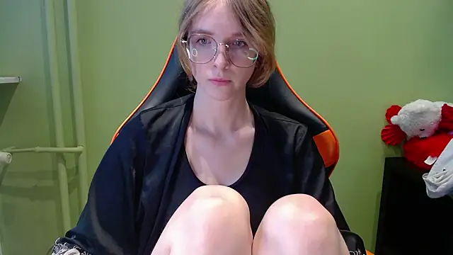 juicyPenny online show from 04-20-26, 06:27