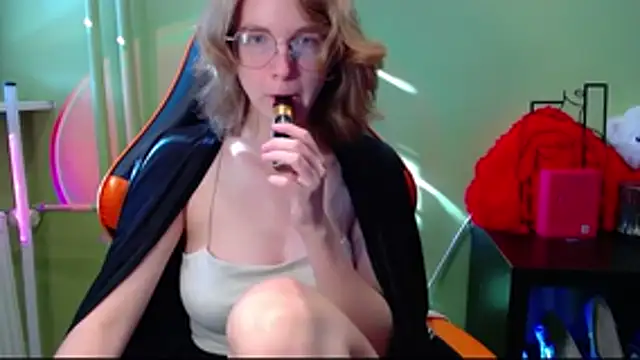 juicyPenny online show from 07-25-26, 06:22