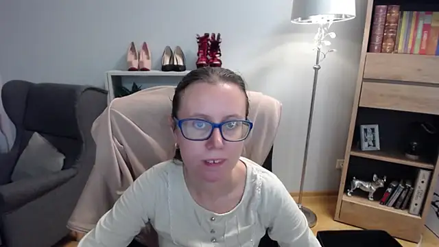 sweetxLizzy online show from 10-13-25, 04:45