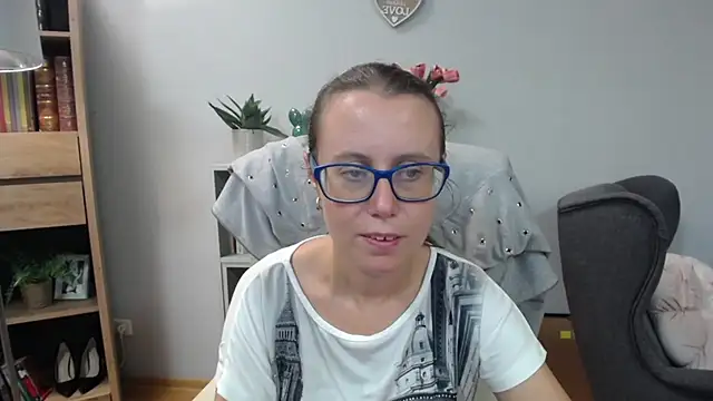 Snapshot of sweetxLizzy chatting on 07-28-26, 04:19 sweetxLizzy online show from 07-28-26, 04:19