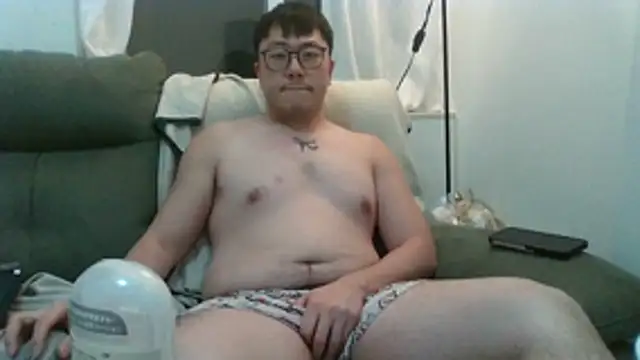 Snapshot of KaylanBMB chatting on 05-08-26, 05:40 KaylanBMB online show from 05-08-26, 05:40