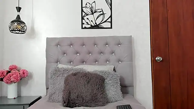 Emiily cooper x online show from 10-25-25, 03:18