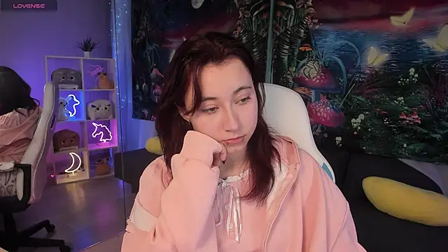 ClaraParks online show from 10-25-25, 06:13