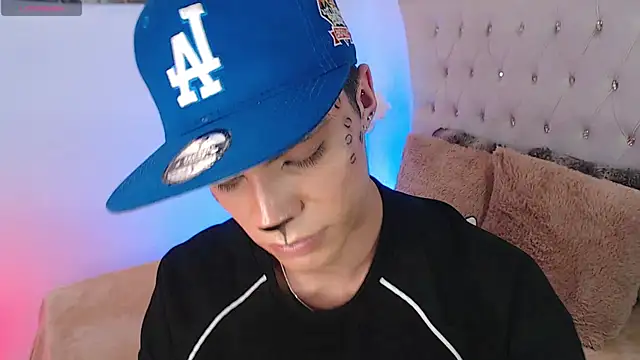 Dulcey  online show from 10-29-25, 03:53