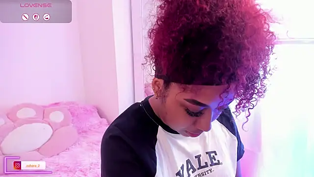 Snapshot of _Zahara_ chatting on 10-11-25, 07:23 Zahara online show from 10-11-25, 07:23