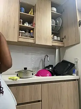 Snapshot of _Zahara_ chatting on 11-08-25, 11:14 Zahara online show from 11-08-25, 11:14