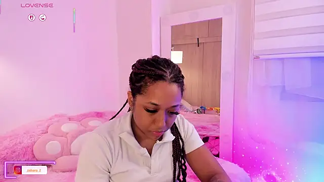 Snapshot of _Zahara_ chatting on 11-21-25, 11:47 Zahara online show from 11-21-25, 11:47