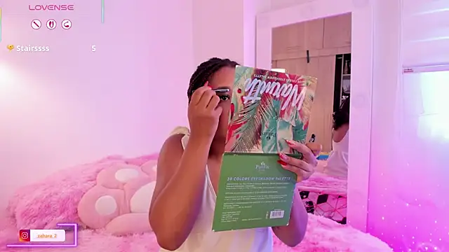 Snapshot of _Zahara_ chatting on 11-22-25, 09:47 Zahara online show from 11-22-25, 09:47