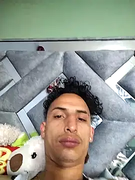 Snapshot of Dani22cmhot chatting on 10-26-25, 01:06 Dani22cmhot online show from 10-26-25, 01:06