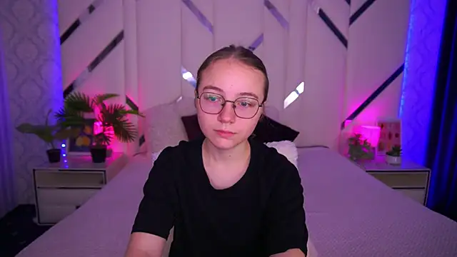 ArrinaWairr online show from 10-23-25, 07:51