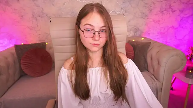 ArrinaWairr online show from 06-22-26, 07:27
