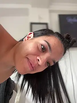 JuanitaMore01 online show from 10-20-25, 08:20