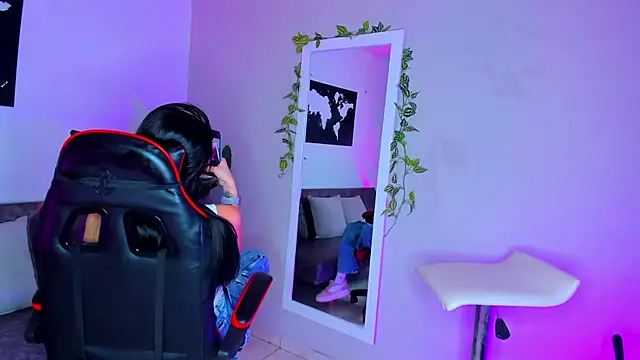 Snapshot of ZoeValencia1 chatting on 03-09-26, 12:42 ZoeValencia1 online show from 03-09-26, 12:42