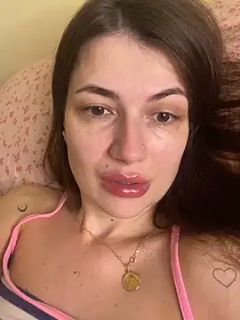 Snapshot of Cute_Erika chatting on 11-25-25, 10:37 Cute Erika online show from 11-25-25, 10:37