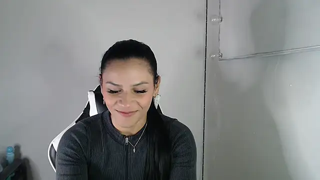 JessGarcia online show from 11-19-25, 02:50