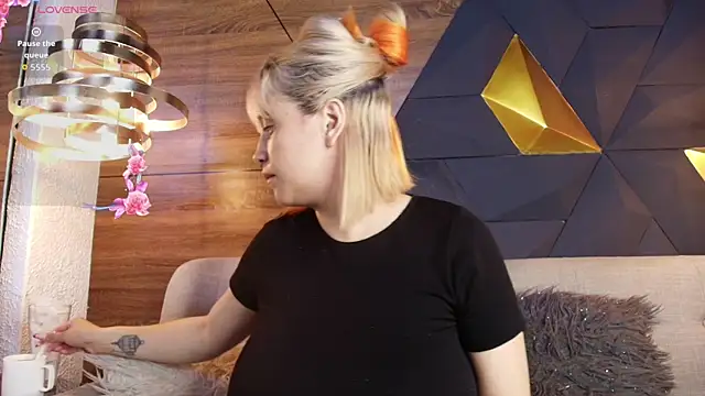 ly lulu online show from 03-31-26, 10:59