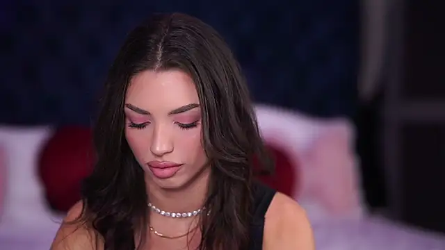 LalaRoze online show from 11-12-25, 07:57