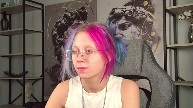 SakuraBliss online show from 11-18-25, 03:49