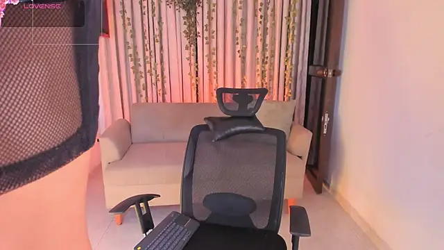 AdharaSweet1  online show from 06-02-26, 07:32