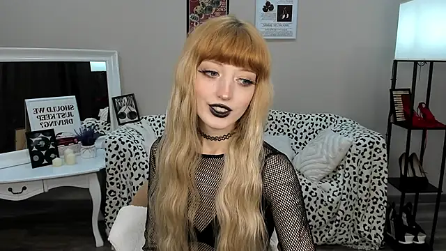 MistyMarlo online show from 04-22-26, 06:42