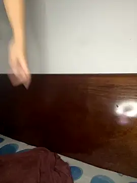 Snapshot of Meowyeuk6 chatting on 09-21-25, 04:14 Meowyeuk6 online show from 09-21-25, 04:14