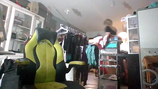 flavi1996 online show from 12-23-25, 02:53