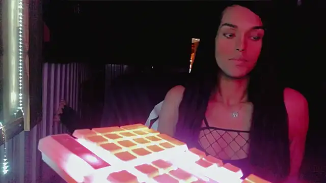 Snapshot of HTXBBY3130 chatting on 10-08-25, 07:28 HTXBBY3130 online show from 10-08-25, 07:28