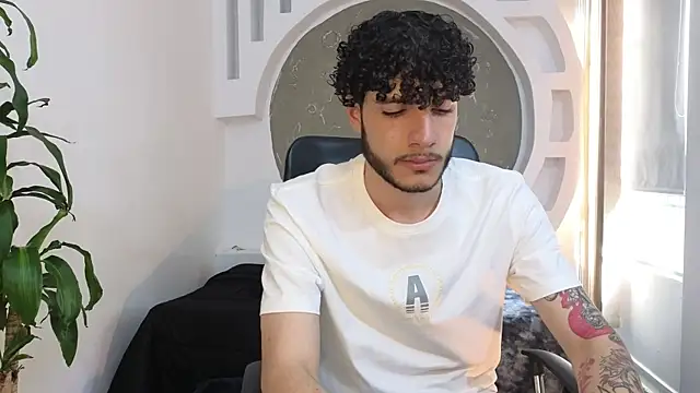 Rafael Mendezz online show from 10-19-25, 08:20