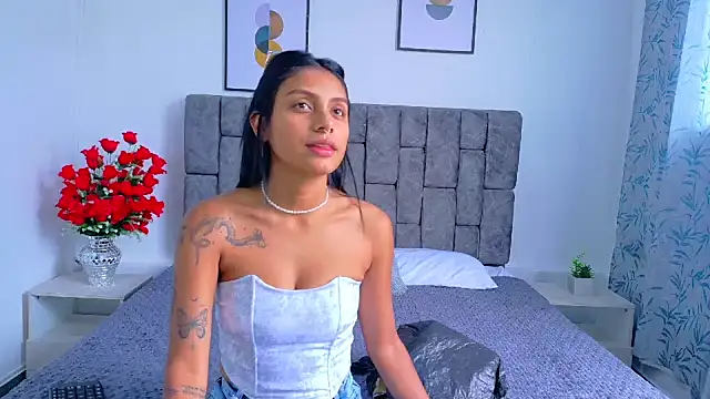 Soffia Konig  online show from 12-15-25, 06:12