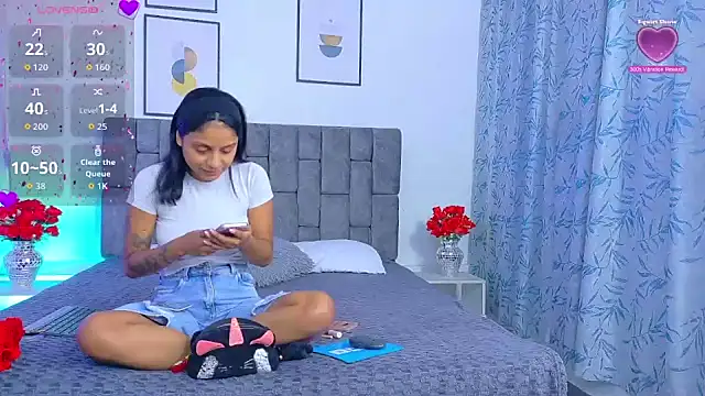 Snapshot of Soffia_Konig_ chatting on 07-17-26, 12:23 Soffia Konig online show from 07-17-26, 12:23