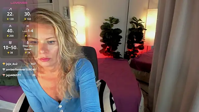 Julia Giulia online show from 07-14-26, 02:05