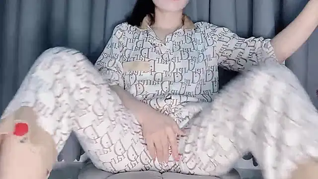   Joy69   online show from 12-04-25, 09:40